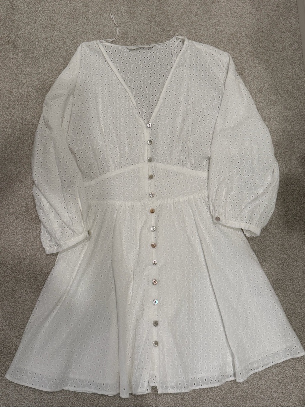 Zara women’s White Eyelet Button-Front Mini Dress